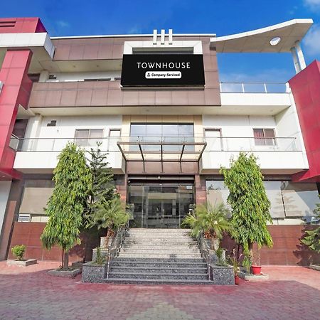 Super Townhouse Lalghati Near Airport Bhopal Exterior photo