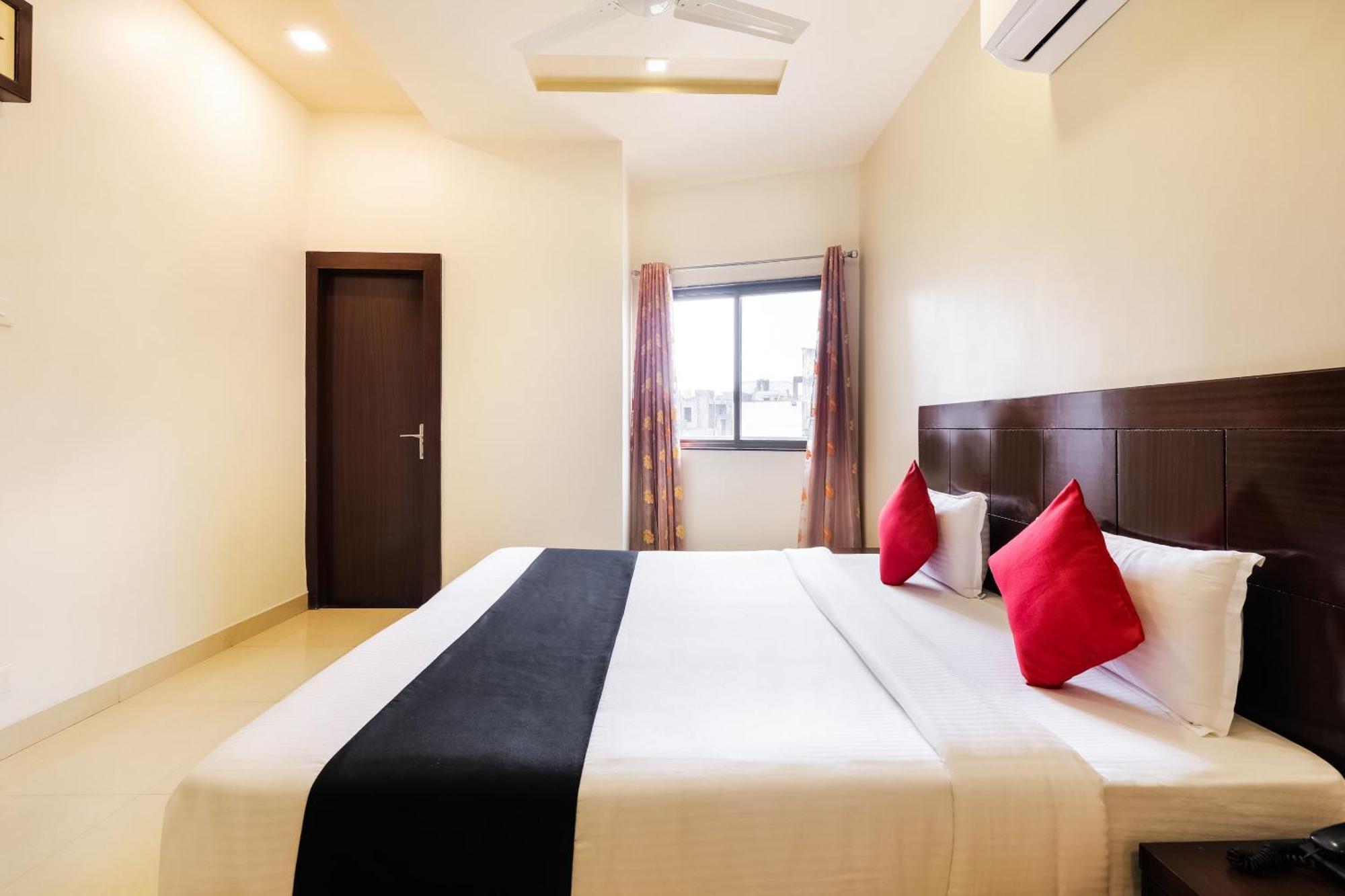 Super Townhouse Lalghati Near Airport Bhopal Exterior photo