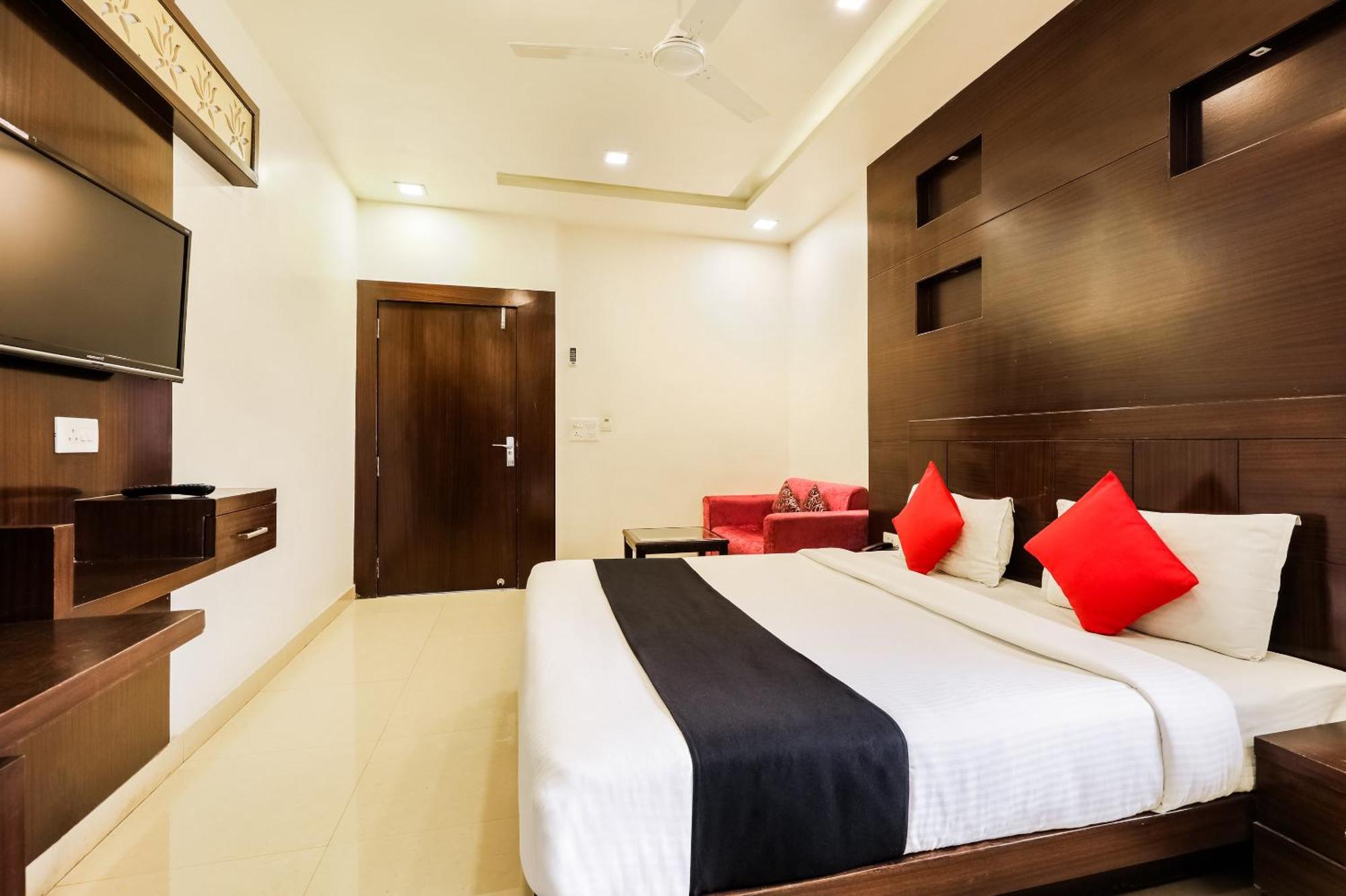 Super Townhouse Lalghati Near Airport Bhopal Exterior photo