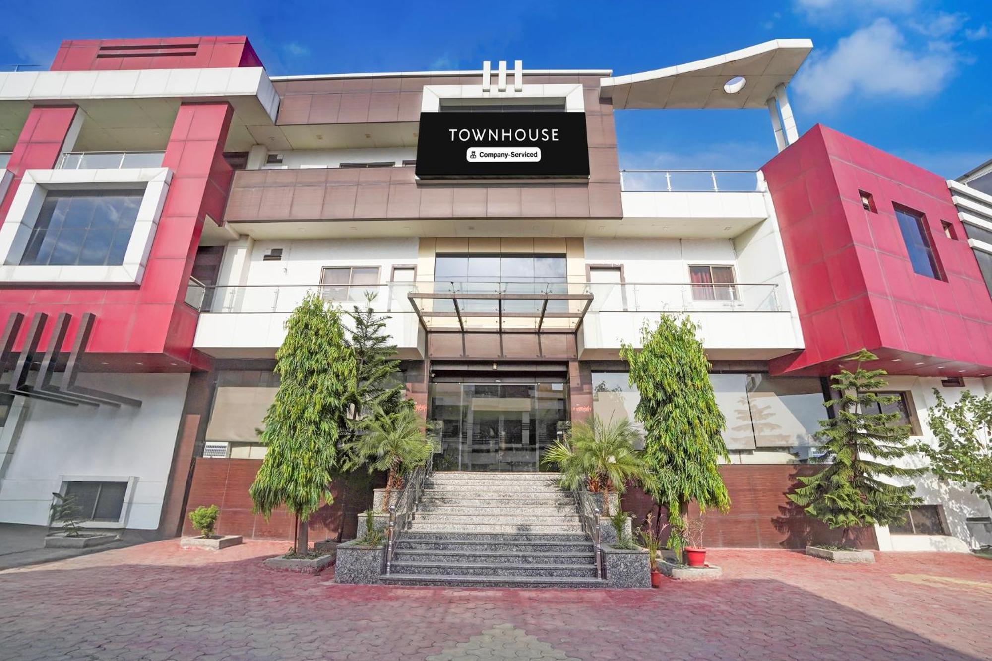 Super Townhouse Lalghati Near Airport Bhopal Exterior photo