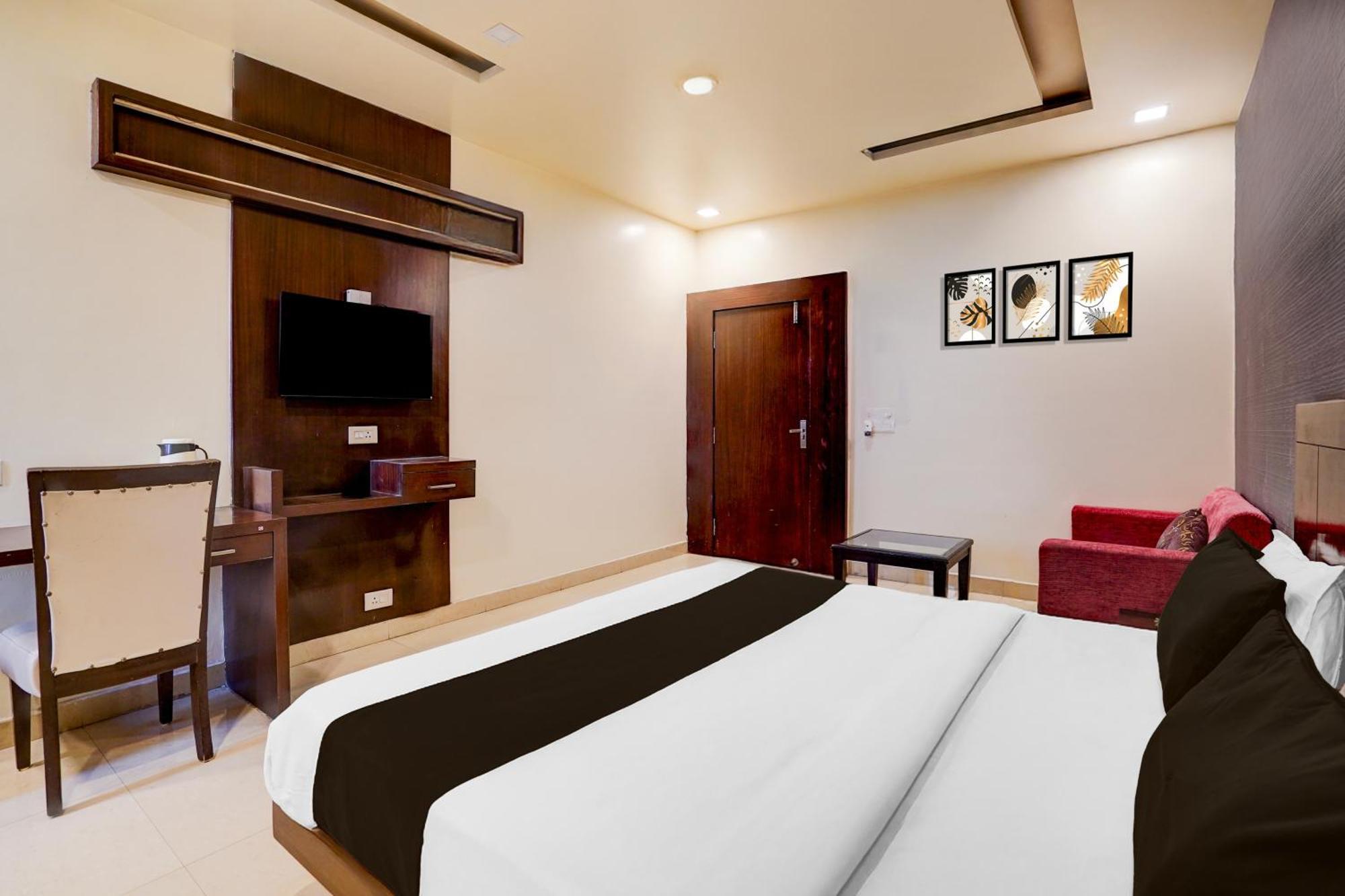Super Townhouse Lalghati Near Airport Bhopal Exterior photo