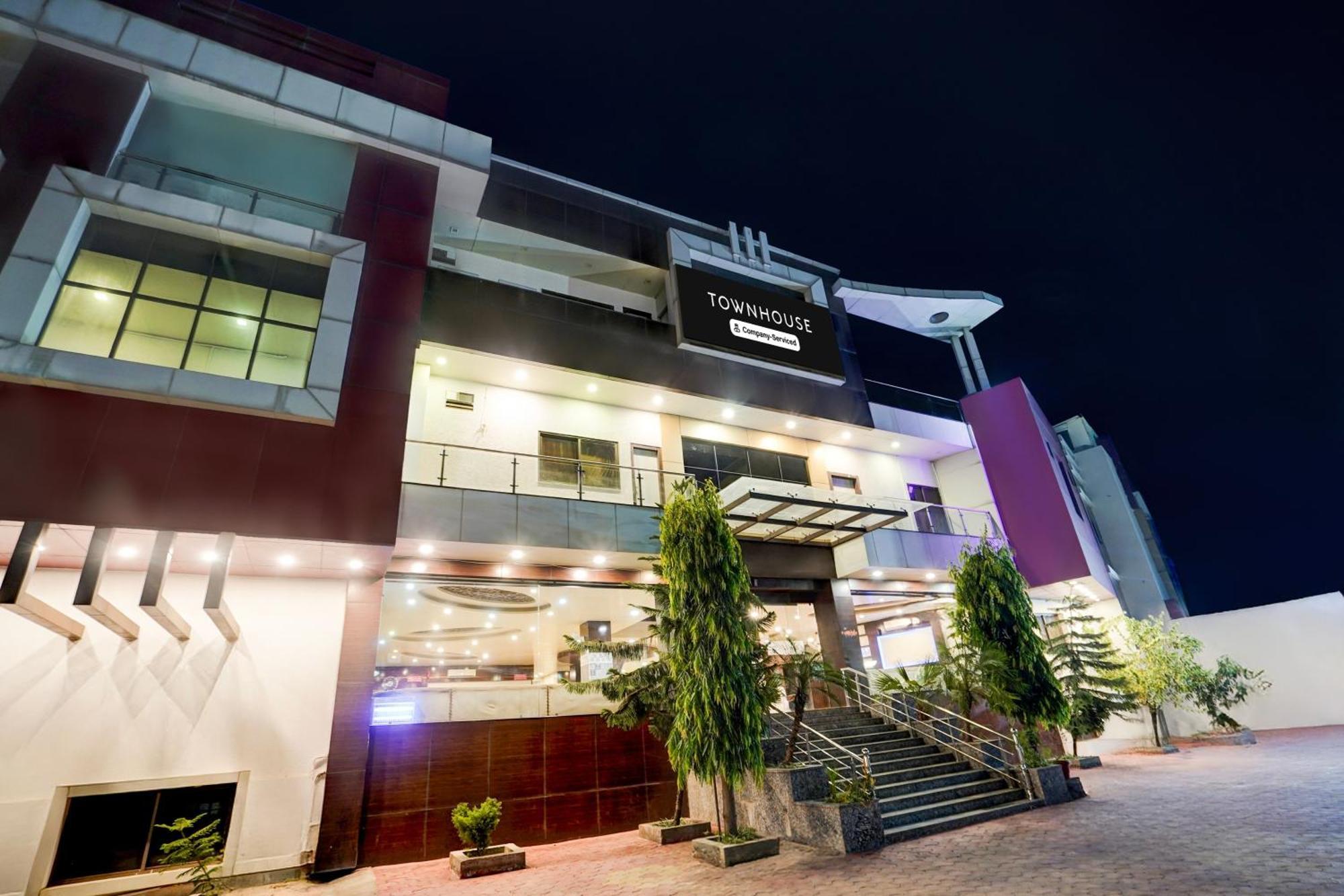 Super Townhouse Lalghati Near Airport Bhopal Exterior photo