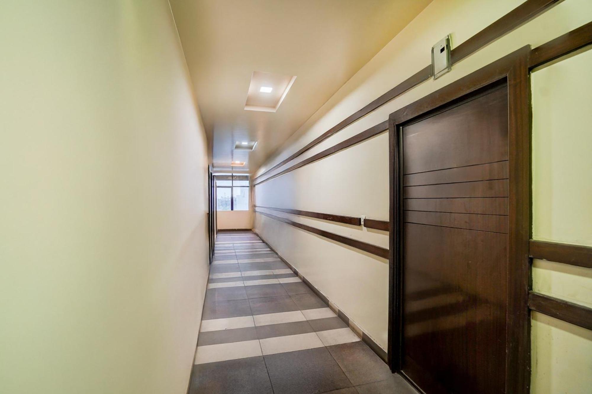 Super Townhouse Lalghati Near Airport Bhopal Exterior photo